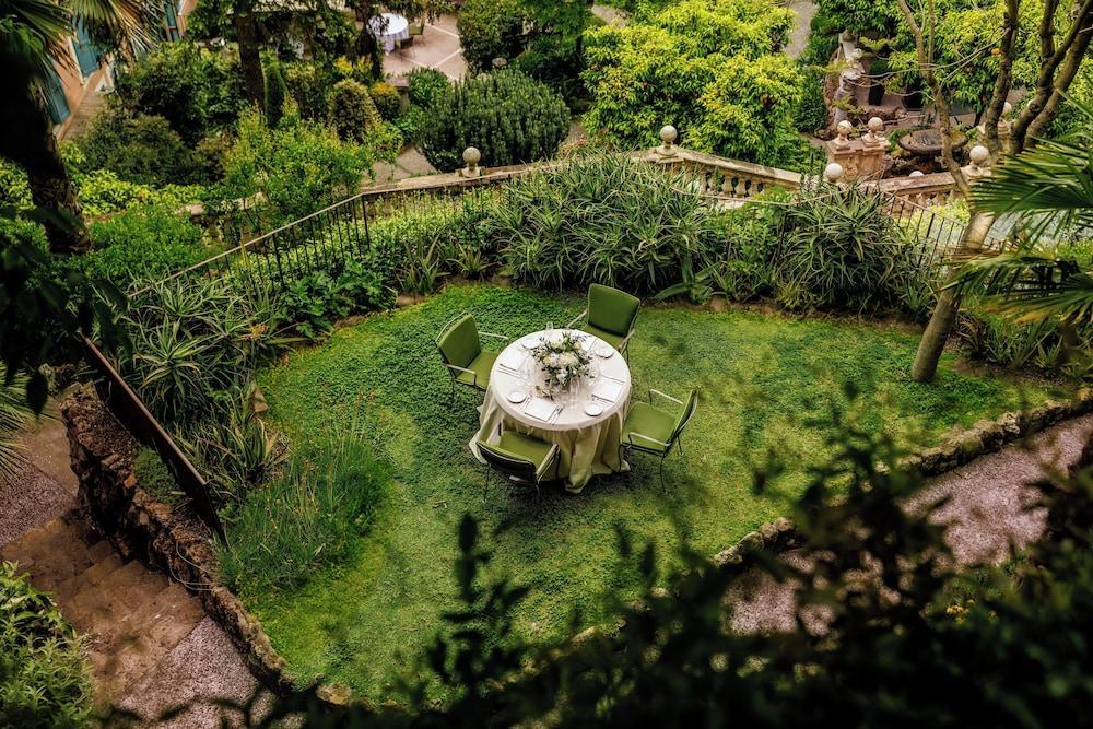 Hotel de Russie gallery