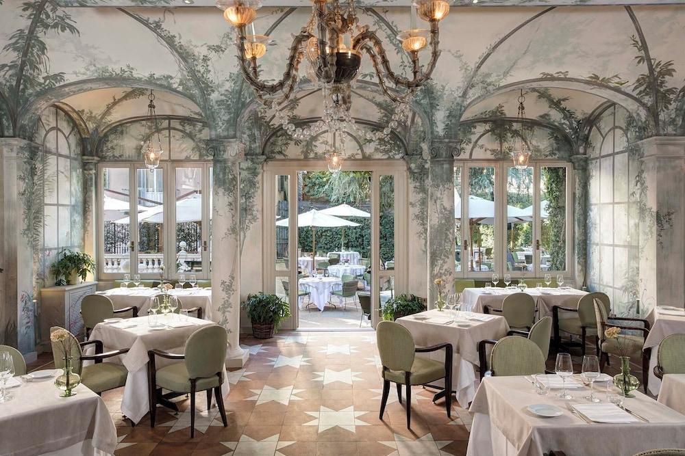 Hotel de Russie gallery