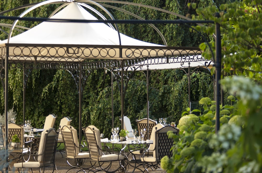 Al Fresco