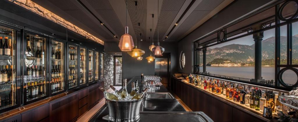 The lake-view bars