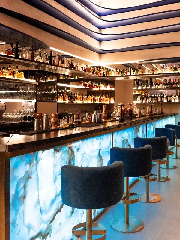 Bars & lounges