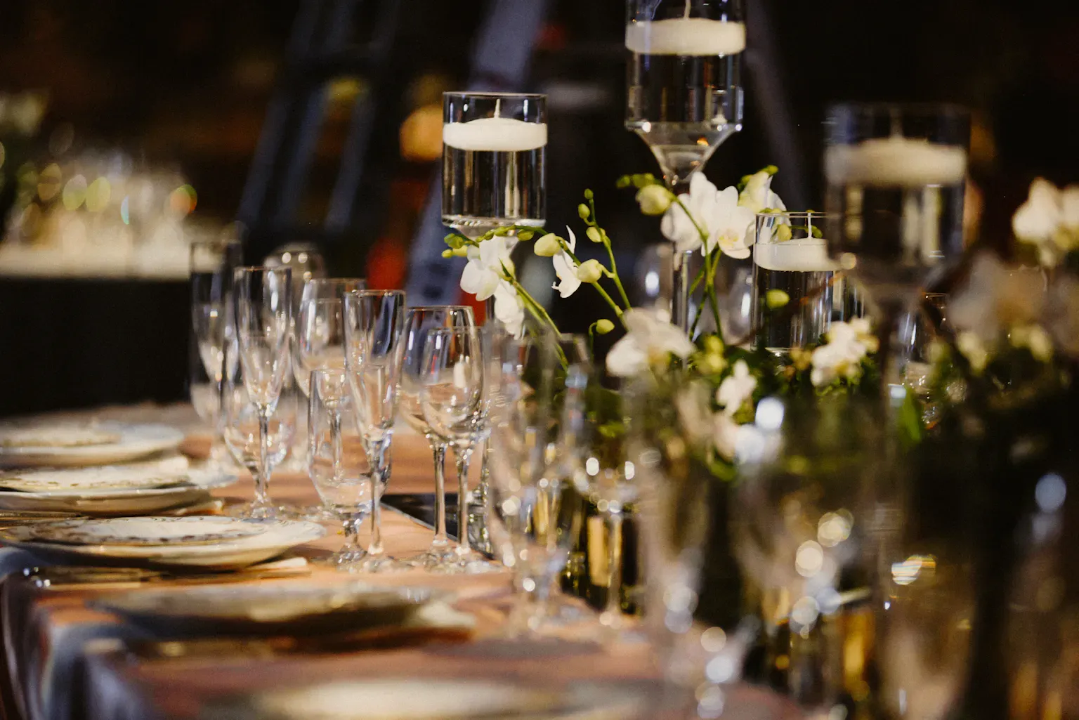 All-inclusive dining: With live entertainment and nightlife.