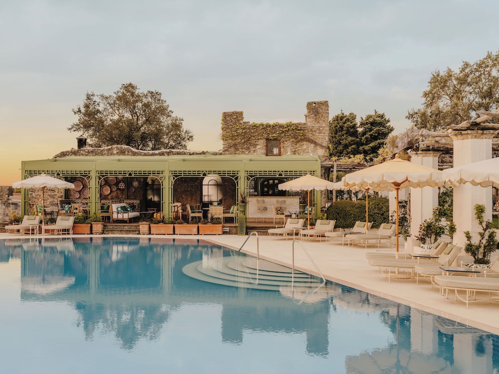 Experience: The clifftop pool