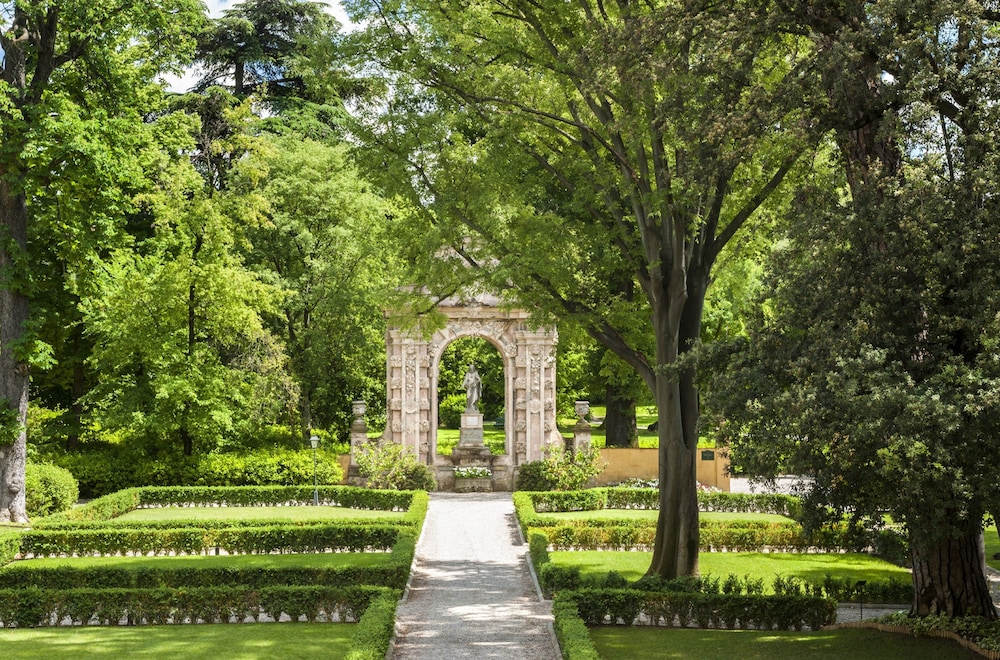 Experience: Florence's largest garden