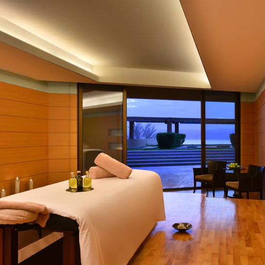 Dead Sea mud & salt: Spa treatments.