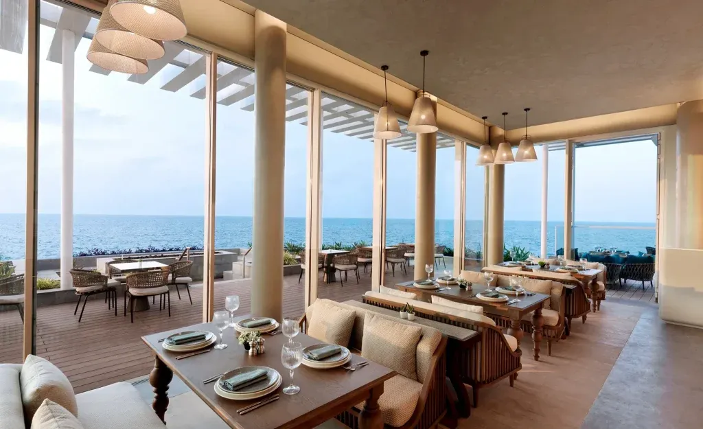 360° sea-view dining: At Levant & Nar.