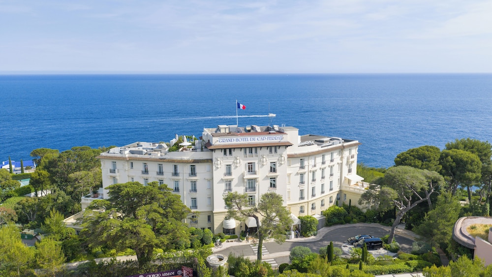 Experience: The 1908 palace