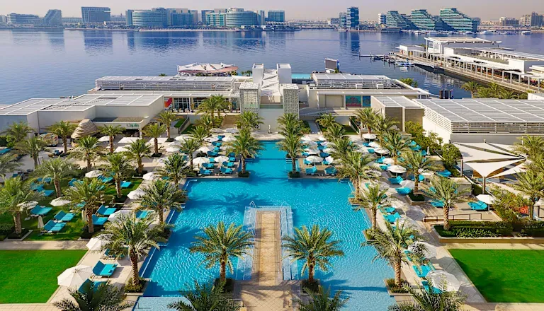 Floating-beach pool: An infinity pool with a floating beach.