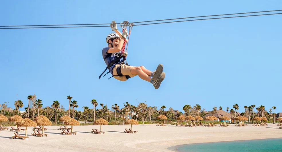 Adventure Park: Bowling, a cinema and golf.