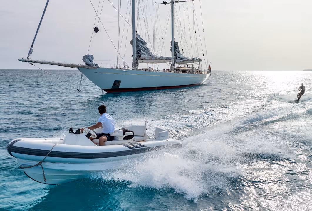 Sailing school: RYA-accredited, with cruises.
