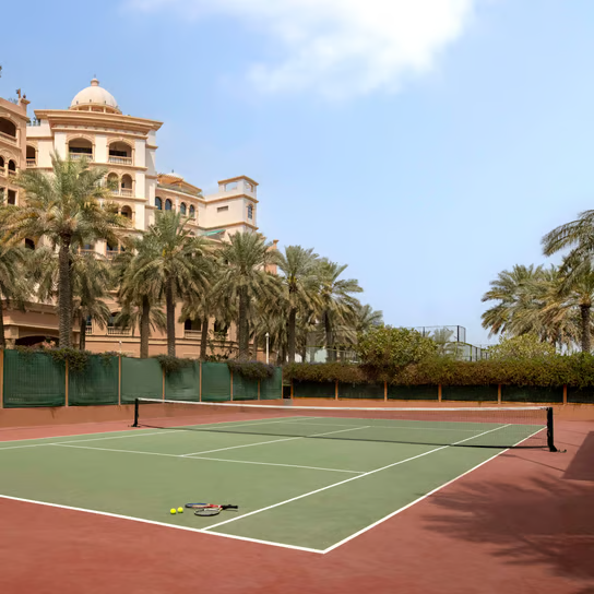Padel & tennis: On the island.