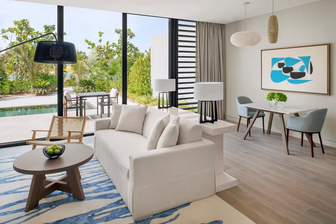 Suspended-bridge suites: Distinctive Panoramic suites.