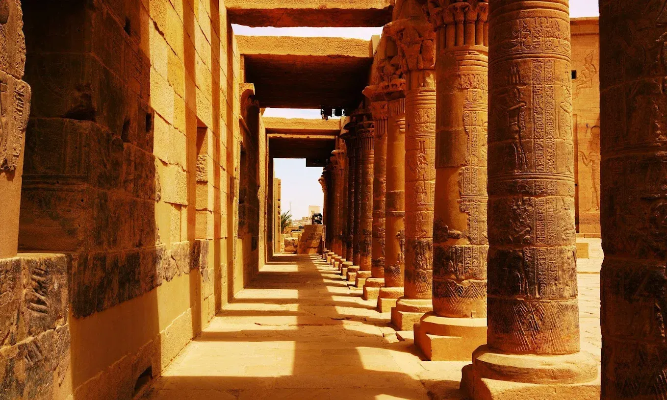 Tour bookend: Petra ~2 hrs, Wadi Rum ~1 hr.