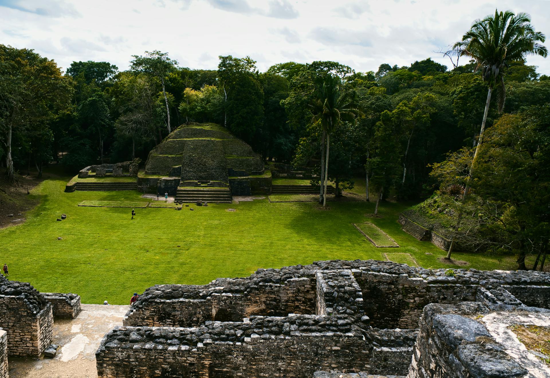 Caracol, Xunantunich and Lamanai