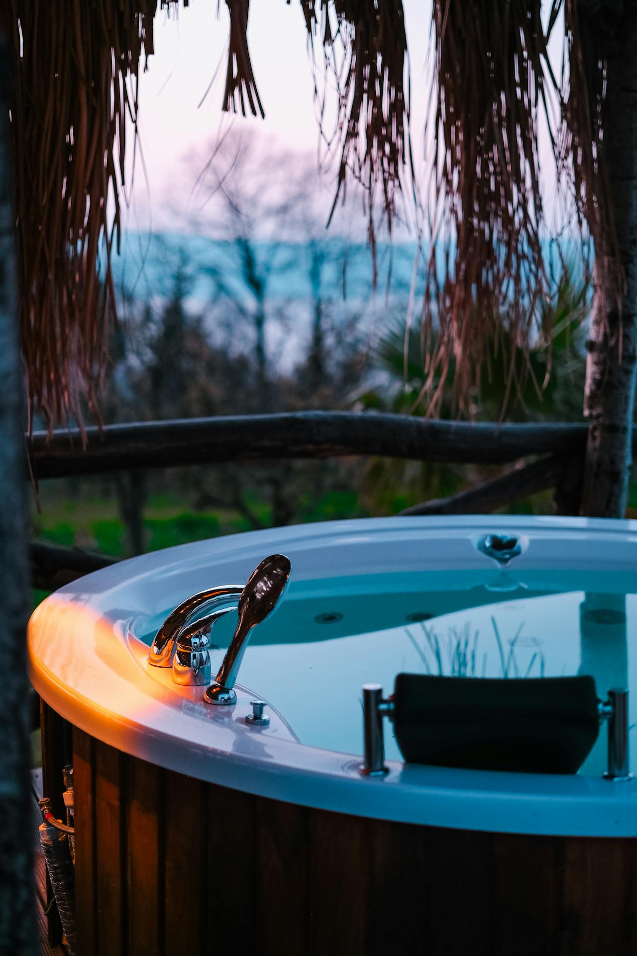 Overwater spa pavilions and Polynesian treatments using monoi and vanilla