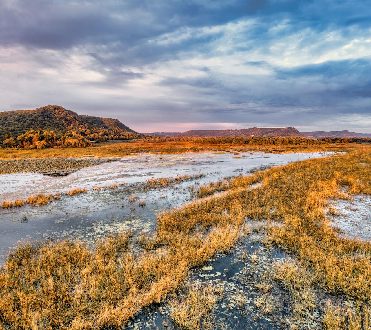 A UNESCO wilderness on the Zambezi, famous for walking and canoeing safaris among elephants and wild dogs
